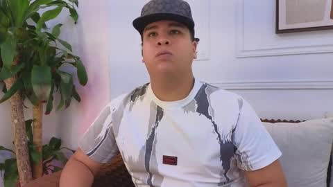 bennett_alejoo online show from April 9, 6:25 pm