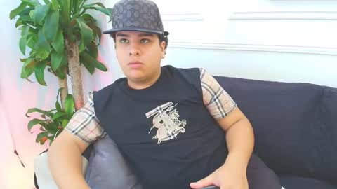 Snapshot of bennett_alejoo chatting on October 21, 9:28 pm bennett_alejoo online show from October 21, 9:28 pm