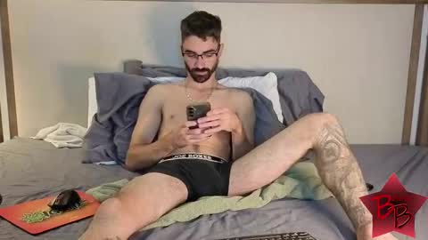 benny_boy95 online show from September 24, 3:06 am
