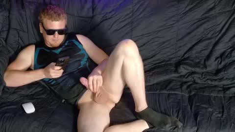 Benny Myles online show from September 19, 8:04 am