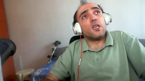 bentish online show from April 25, 10:40 am