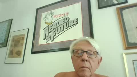 Snapshot of bestshot1951 chatting on September 18, 4:31 pm bestshot1951 online show from September 18, 4:31 pm