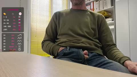 Snapshot of bi_french69 chatting on January 9, 2:29 pm My name is David and if you like public exhibitions you wont be disappointed with me LoL - My favorite vibes is 44 online show from January 9, 2:29 pm
