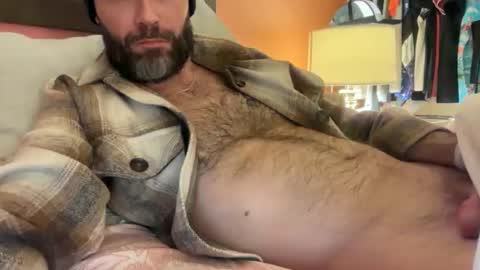 bidaddy83 online show from December 3, 6:19 am