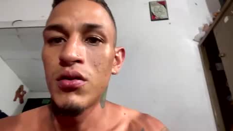 Snapshot of big_latin666 chatting on January 1, 7:21 pm Stiven Leon online show from January 1, 7:21 pm
