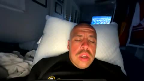 bigburrito714 online show from March 2, 4:45 am