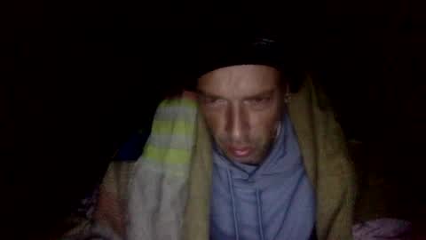 bigdickdangles472924 online show from December 17, 2:30 am