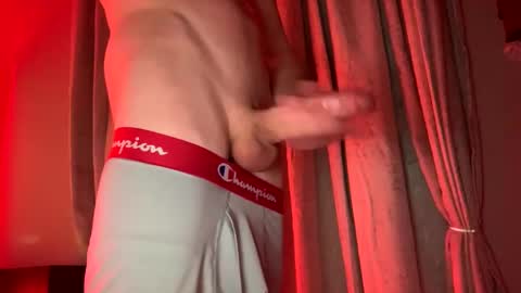 Snapshot of bigdickenergy221 chatting on December 3, 9:01 pm bigdickenergy221 online show from December 3, 9:01 pm
