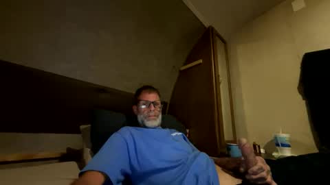 Snapshot of biggcock27 chatting on October 31, 12:12 am biggcock27 online show from October 31, 12:12 am