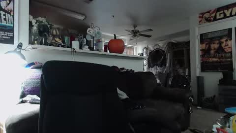 biggerisbetter21 online show from October 19, 9:51 pm