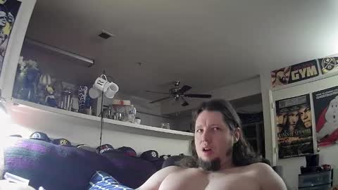 biggerisbetter21 online show from January 4, 11:59 pm