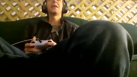 Snapshot of biggestboiiii chatting on January 23, 10:11 pm biggestboiiii online show from January 23, 10:11 pm