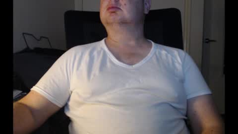 Snapshot of bighorn1981 chatting on December 6, 12:16 pm bighorn1981 online show from December 6, 12:16 pm