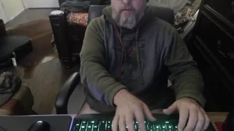 bighugmugg online show from January 18, 5:15 pm