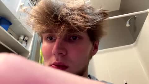 bigskinnyboyshh online show from February 14, 9:56 am