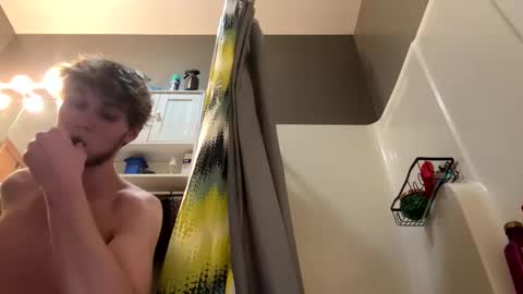 bigskinnyboyshh online show from February 19, 7:17 am