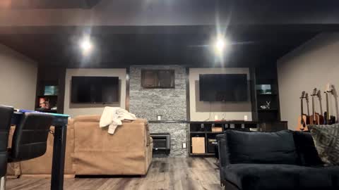 bigskinnyboyshh online show from January 30, 8:32 am