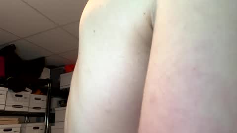 bigskinnyboyshh online show from February 9, 6:22 am