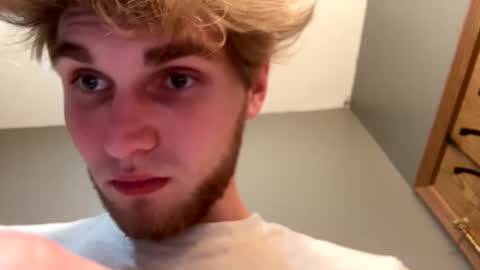 bigskinnyboyshh online show from February 18, 4:26 am