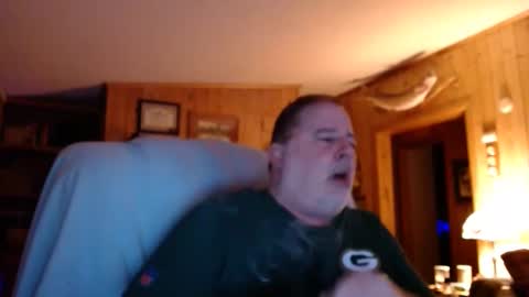 Snapshot of bigthicksatisfying2 chatting on December 5, 2:20 am bigthicksatisfying2 online show from December 5, 2:20 am