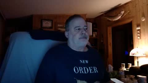 Snapshot of bigthicksatisfying2 chatting on March 1, 4:37 am bigthicksatisfying2 online show from March 1, 4:37 am