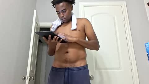 Bigthugger23 online show from November 3, 9:38 pm