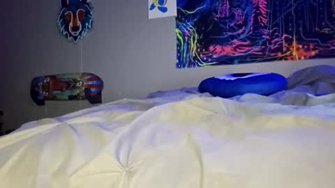 bigwhitecock_liam online show from March 18, 2:36 am