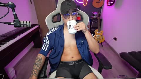 bigxboy96 online show from January 23, 3:58 am