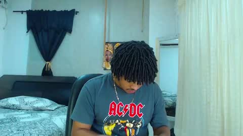 Snapshot of black_king_241 chatting on September 10, 3:38 am black_king_241 online show from September 10, 3:38 am
