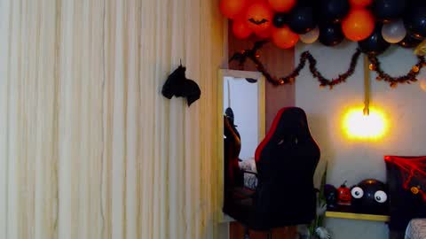 black_king_241 online show from October 22, 5:22 am