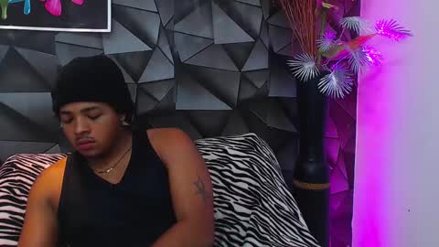 Snapshot of black_king_241 chatting on February 20, 12:25 pm black_king_241 online show from February 20, 12:25 pm