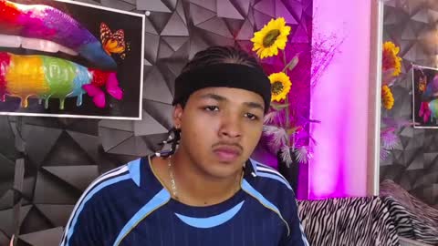Snapshot of black_king_241 chatting on January 18, 7:48 pm black_king_241 online show from January 18, 7:48 pm