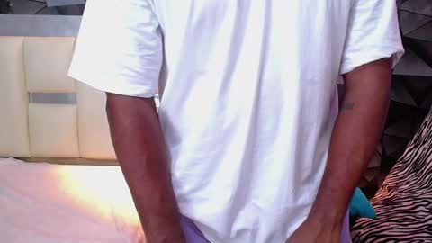 Snapshot of black_king_241 chatting on January 21, 8:32 pm black_king_241 online show from January 21, 8:32 pm