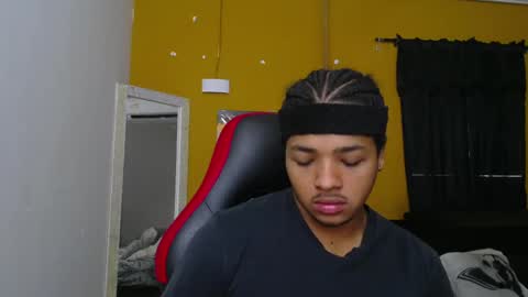 Snapshot of black_king_241 chatting on February 18, 2:38 pm black_king_241 online show from February 18, 2:38 pm