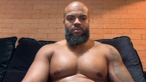 Macauly online show from April 23, 9:39 pm