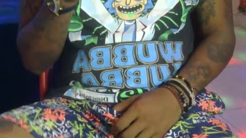 i am D.L online show from February 8, 6:12 pm