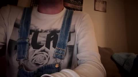 Snapshot of blondieblu89 chatting on December 31, 10:48 am First Time College Boy online show from December 31, 10:48 am
