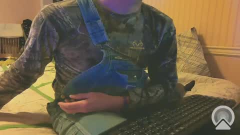 Snapshot of blondieblu89 chatting on February 18, 11:22 am First Time College Boy online show from February 18, 11:22 am