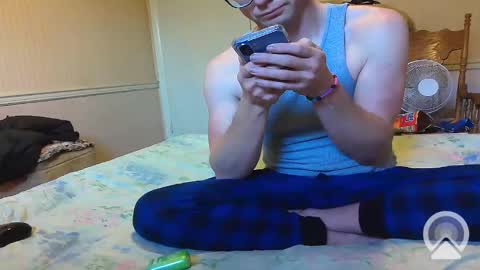 Snapshot of blondieblu89 chatting on February 9, 6:26 pm First Time College Boy online show from February 9, 6:26 pm