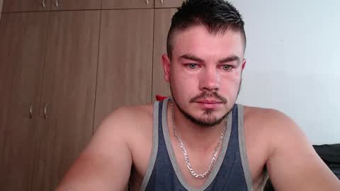 Snapshot of blueeyeboy0 chatting on January 12, 8:14 am blueeyeboy0 online show from January 12, 8:14 am