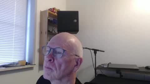 blueeyesn8 online show from October 29, 8:28 am