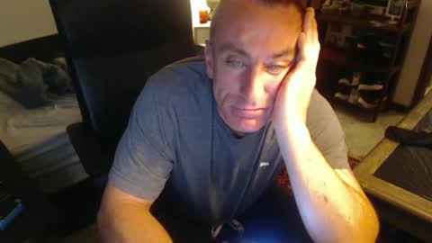 blueyesforyou2nit online show from October 9, 4:28 am