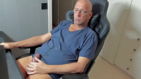 bobo_k online show from February 12, 6:30 pm