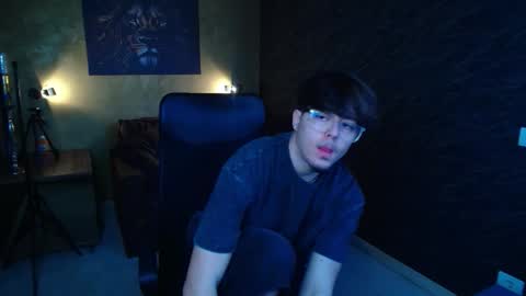 BodhiHayes online show from April 16, 4:23 am