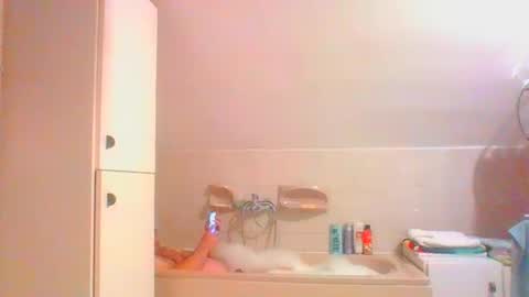 borntosuck online show from April 16, 6:52 pm