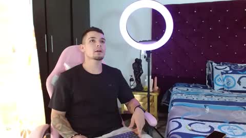 booyhott_ online show from November 5, 6:54 pm