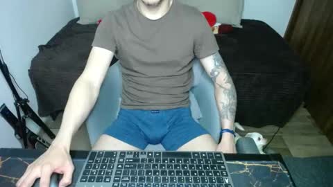 bossking019 online show from February 23, 11:36 pm