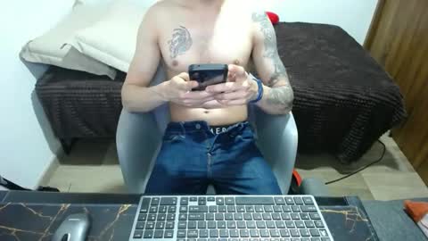 bossking019 online show from February 17, 2:42 am