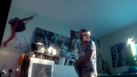 Bottomboo7 online show from November 1, 12:09 pm