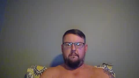 bowtieguy84 online show from September 28, 3:26 am